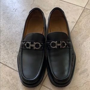 ALMOST NEW Ferragamo moccasin with gancini buckle